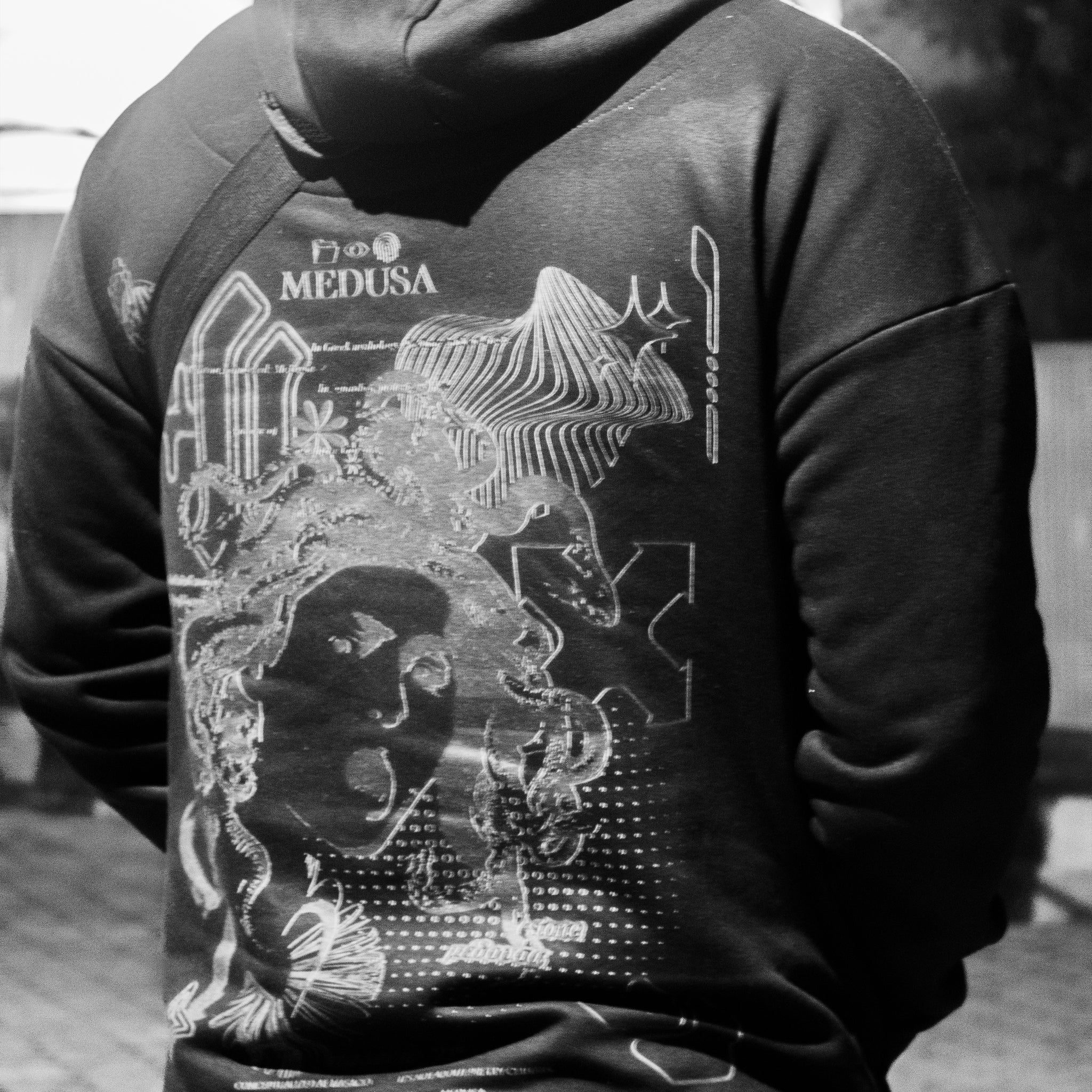 Masacio_Black Oversized Hoodie with picture of Medusa